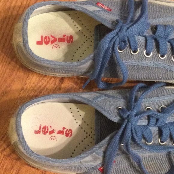 Levi’s Denim/Suede Sneaker Style Shoes - Picture 4 of 6